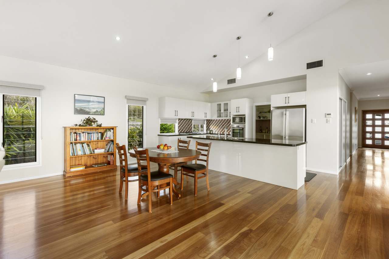 211 Henry Road, Goomboorian For Sale by Farmbuy.com - image 9