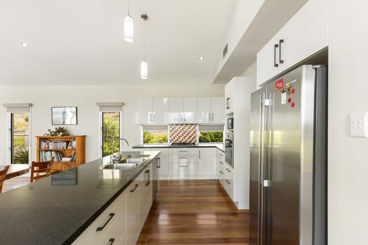 211 Henry Road, Goomboorian For Sale by Farmbuy.com - image 12