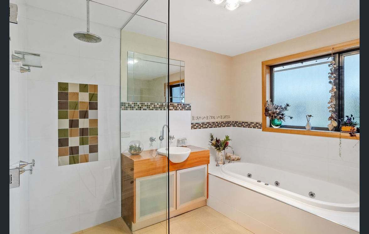 4 Travers Lane, Howth For Sale by Farmbuy.com - image 22