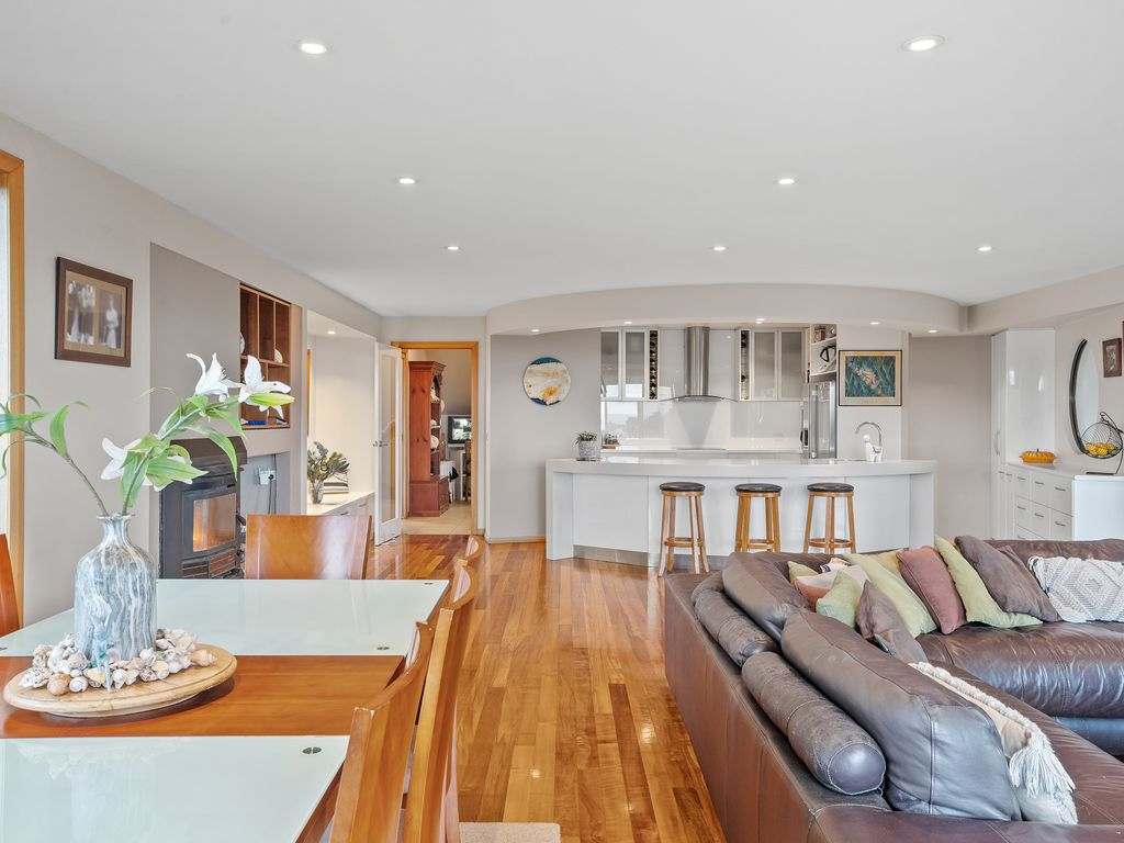 4 Travers Lane, Howth Expressions of Interest by Farmbuy.com - image 8