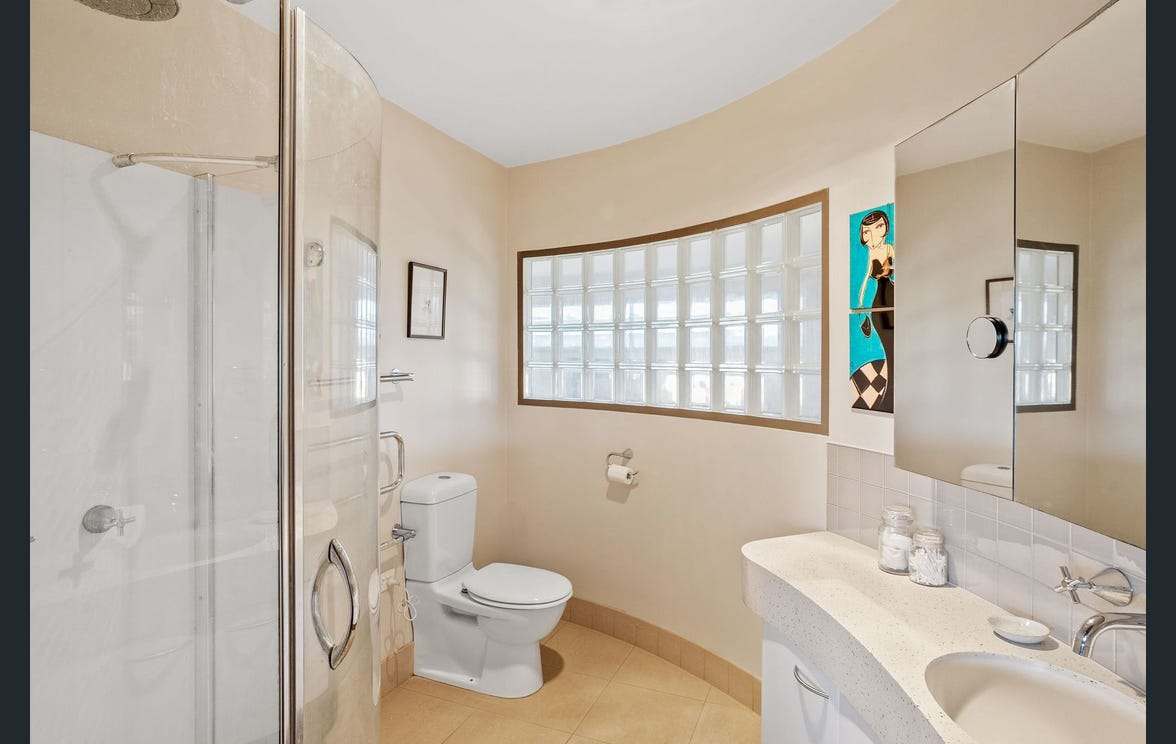 4 Travers Lane, Howth For Sale by Farmbuy.com - image 15