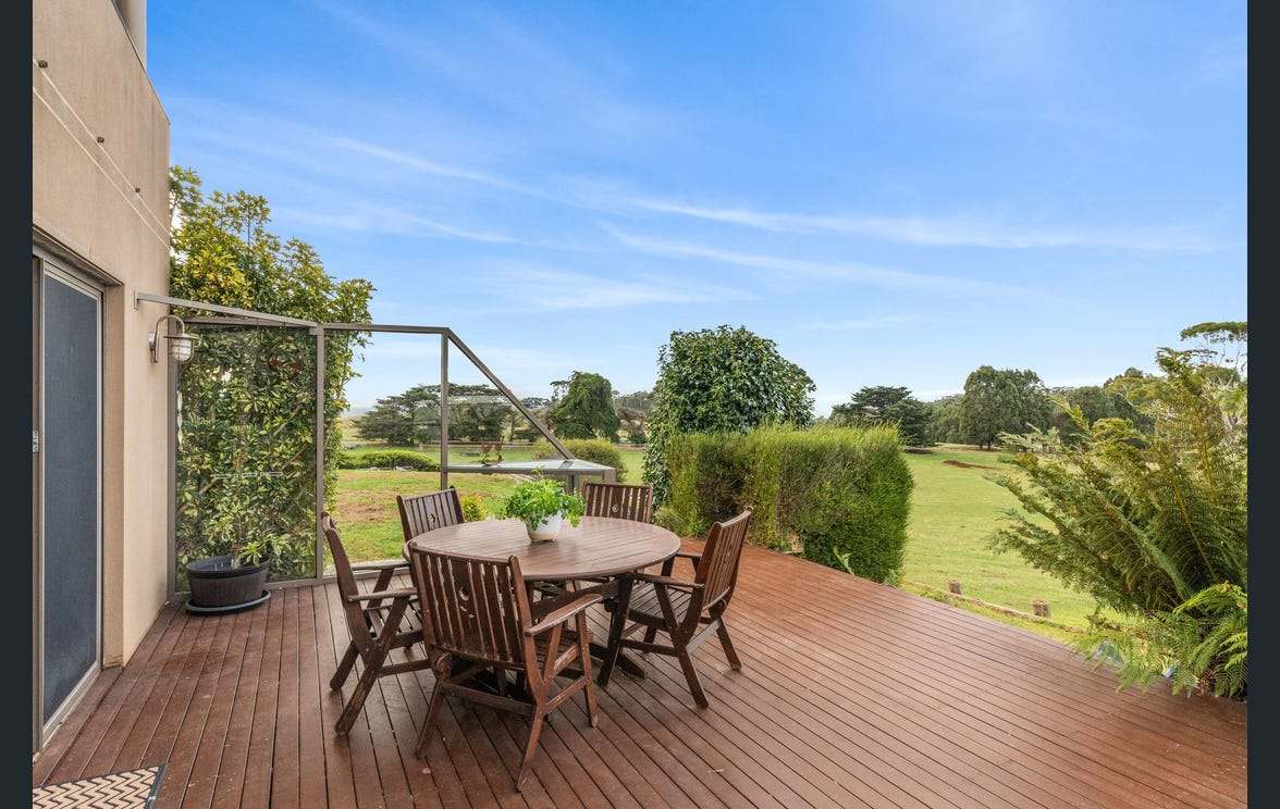 4 Travers Lane, Howth For Sale by Farmbuy.com - image 8