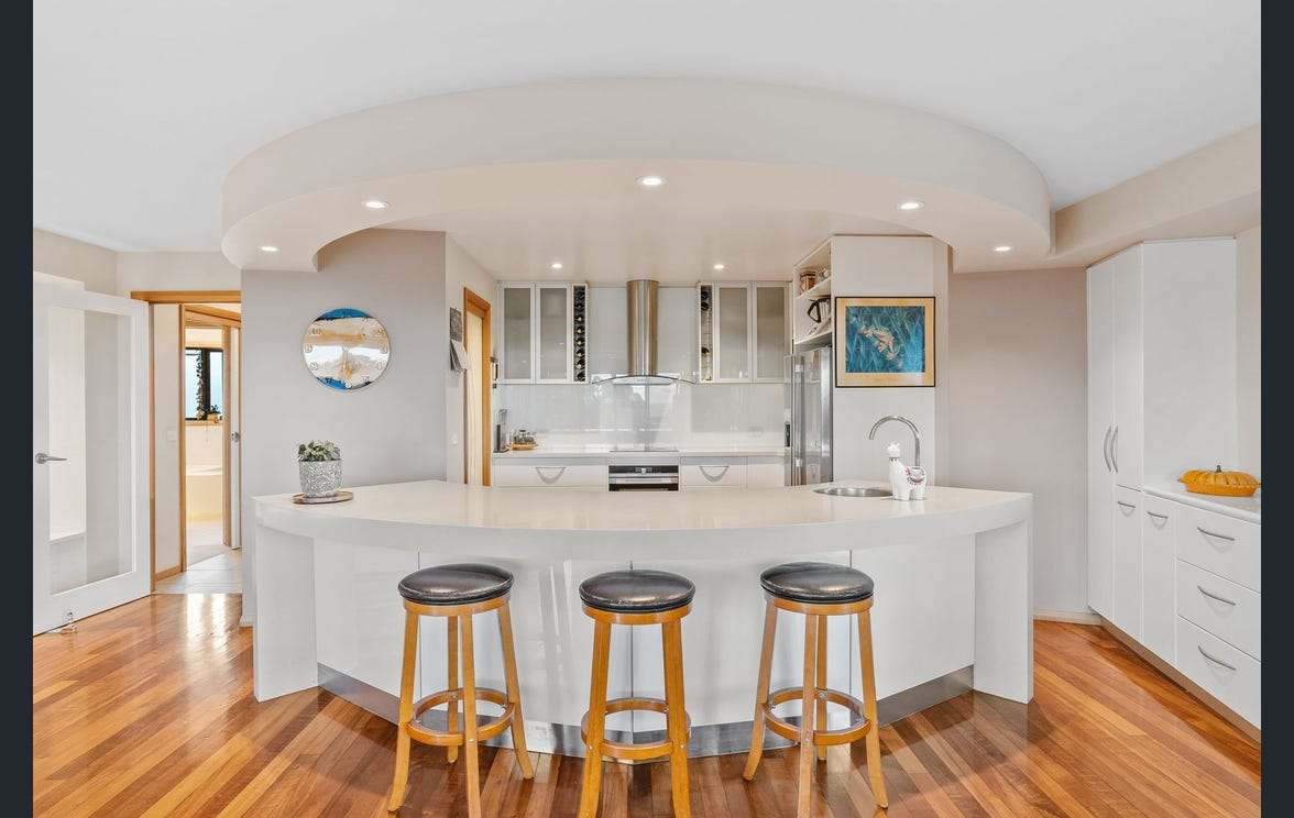4 Travers Lane, Howth For Sale by Farmbuy.com - image 6