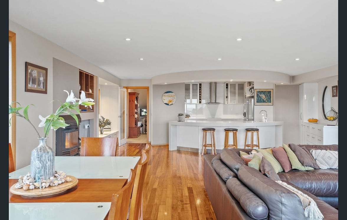 4 Travers Lane, Howth For Sale by Farmbuy.com - image 7