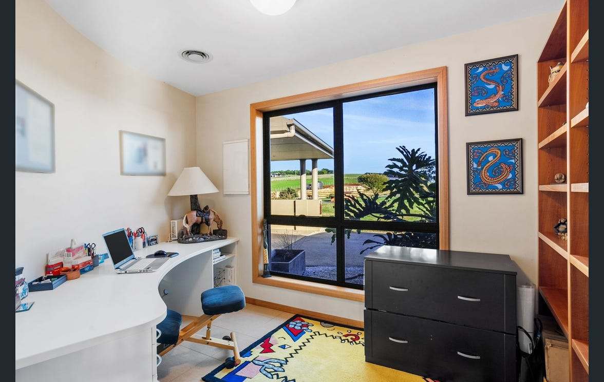 4 Travers Lane, Howth For Sale by Farmbuy.com - image 21