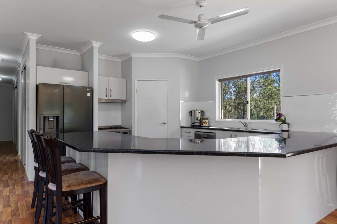 423 Wards Road, Glenwood For Sale by Farmbuy.com - image 2