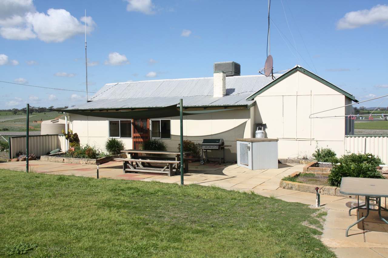 Glentromie-Yerecoin Road, Yerecoin For Sale by Farmbuy.com - image 4
