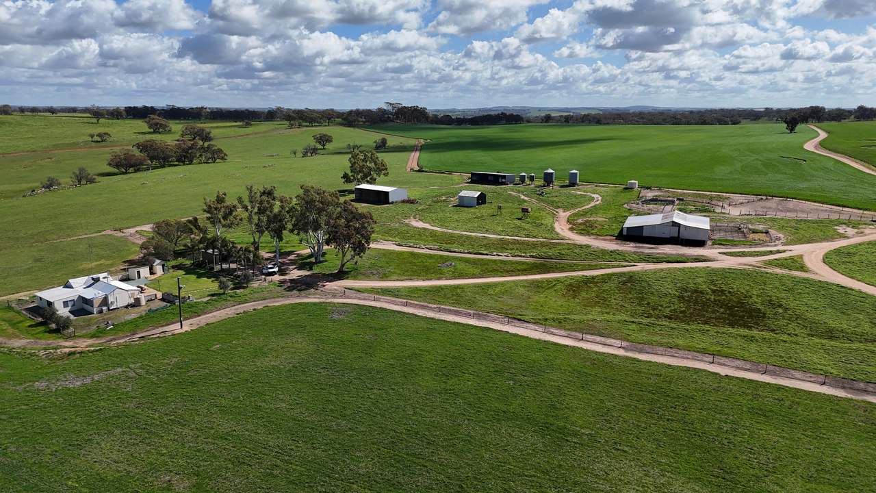 Glentromie-Yerecoin Road, Yerecoin For Sale by Farmbuy.com - image 2
