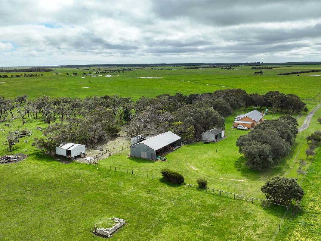1052 Meyers Road, Cape Douglas For Sale by Farmbuy.com - image 10