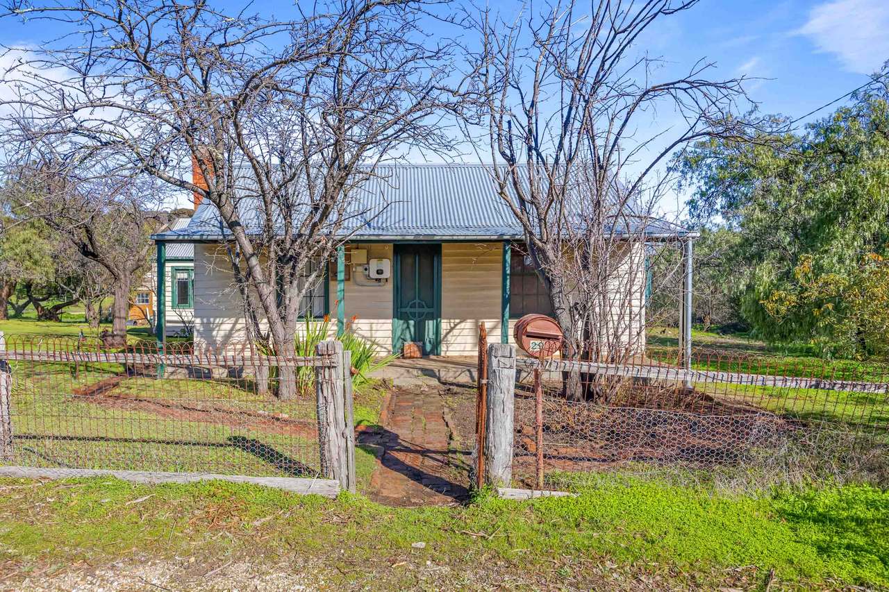 29 Chapel Street, Maldon For Sale by Farmbuy.com - image 1