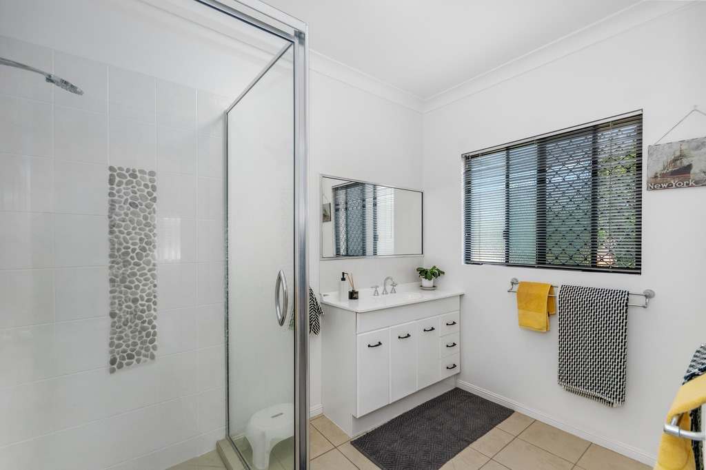 190 Old Dalrymple Road, Breddan For Sale by Farmbuy.com - image 13