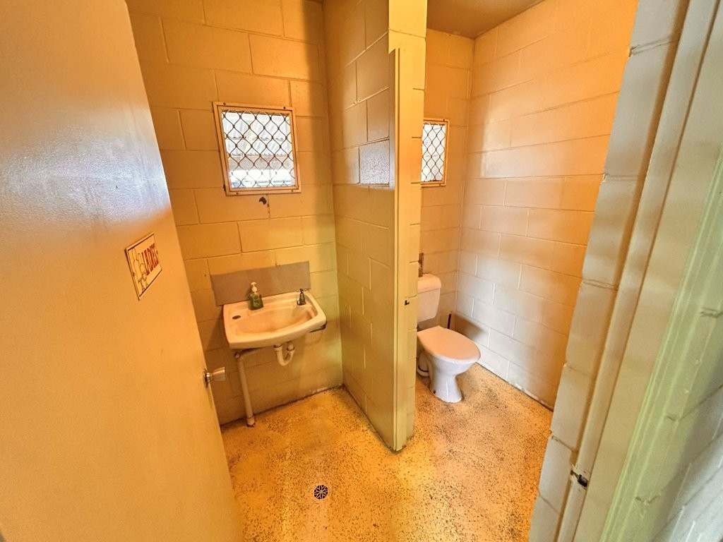 22 Rainbow Road, Charters Towers For Sale by Farmbuy.com - image 14