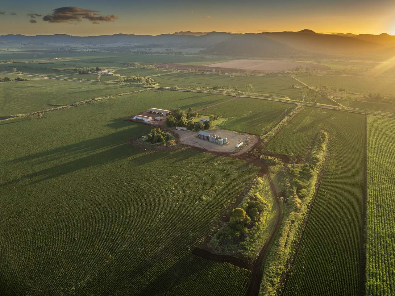 12500 Isis Highway, Coalstoun Lakes For Sale by Farmbuy.com - image 2