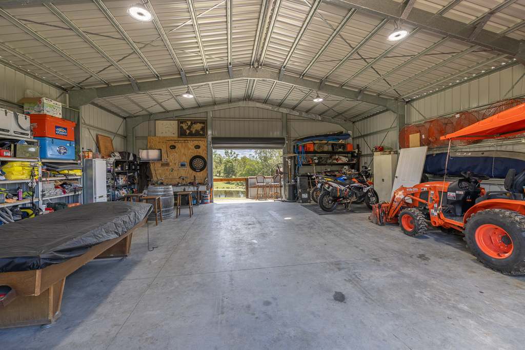 437 Kropp Road, Woodford For Sale by Farmbuy.com - image 22