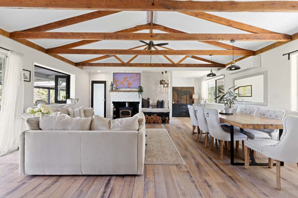 437 Kropp Road, Woodford For Sale by Farmbuy.com - image 4