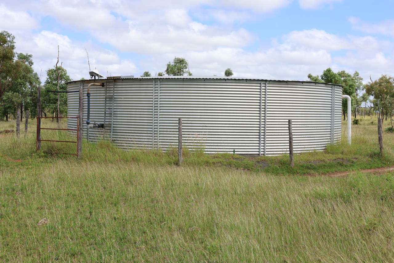 2470 Clermont Rubyvale Road, Clermont  Auction by Farmbuy.com - image 7