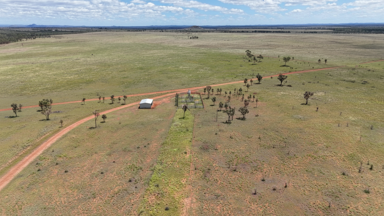 2470 Clermont Rubyvale Road, Clermont  Auction by Farmbuy.com - image 10