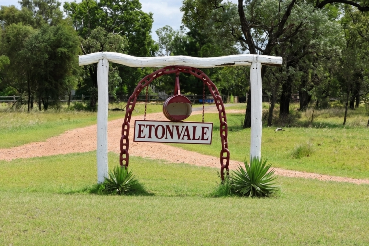 2470 Clermont Rubyvale Road, Clermont  Auction by Farmbuy.com - image 2