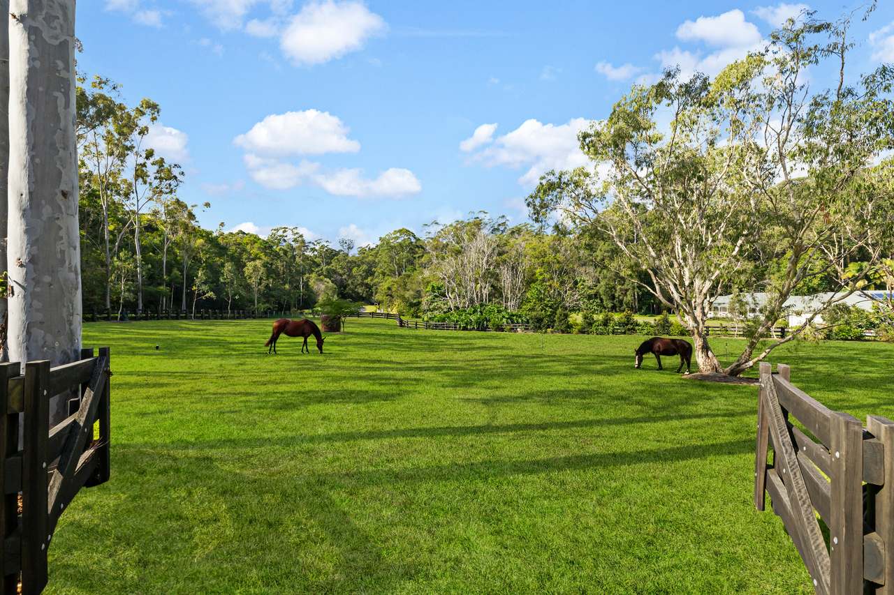 72 Elisabeth Valley Place, Ilkley For Sale by Farmbuy.com - image 3