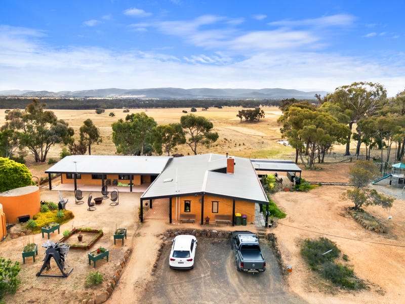 498 Caralulup Road, Lamplough For Sale by Farmbuy.com - image 2