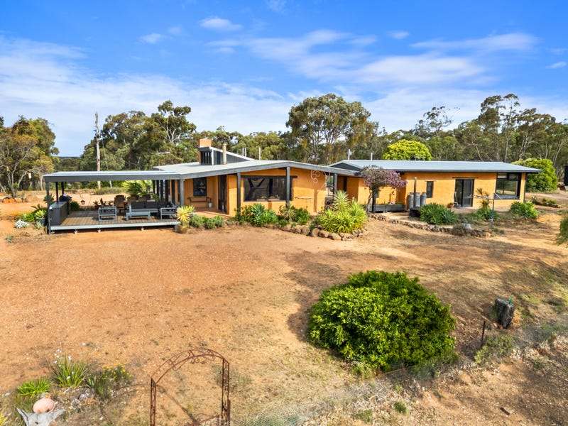 498 Caralulup Road, Lamplough For Sale by Farmbuy.com - image 5
