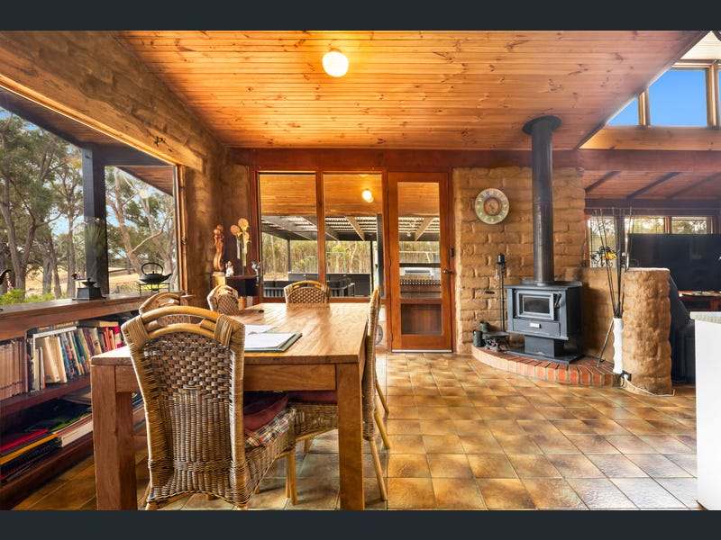 498 Caralulup Road, Lamplough For Sale by Farmbuy.com - image 8