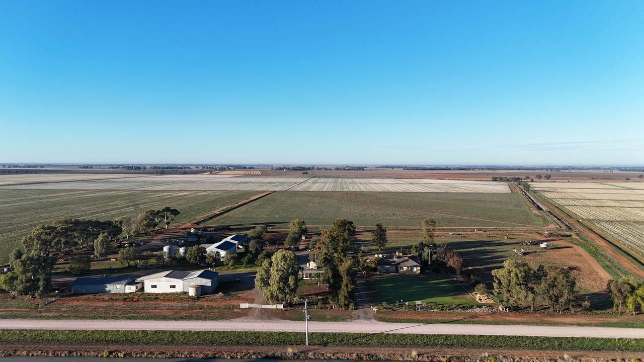 418 Gaston Road, Coleambally For Sale by Farmbuy.com - image 1