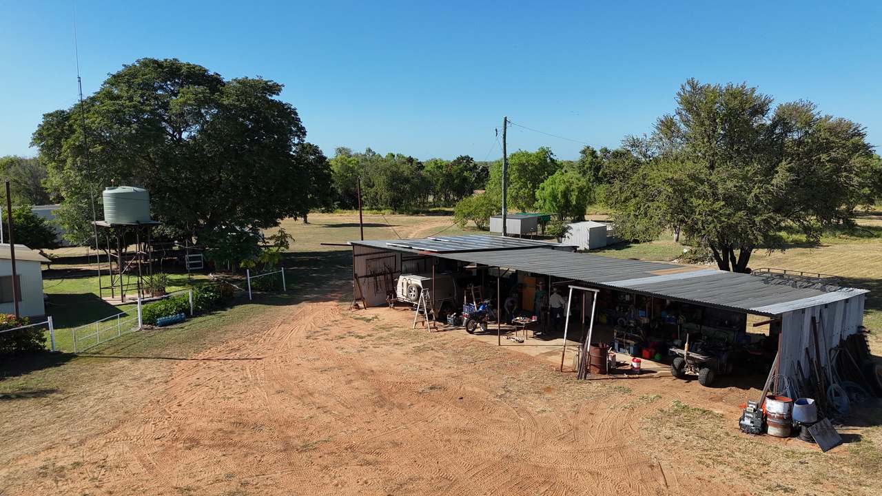 Glenore Vena Park Road, Croydon For Sale by Farmbuy.com - image 9