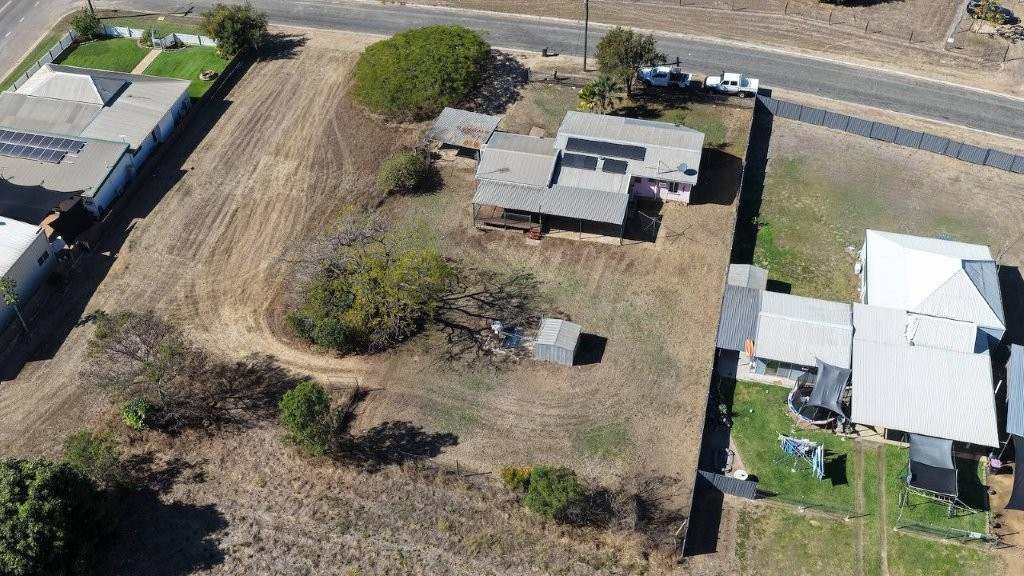 13 Dundee Street, Queenton For Sale by Farmbuy.com - image 2