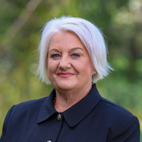 Kaye Dixon