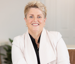 Jacqui Hedlund - 