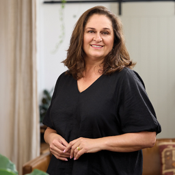 Dianne Holz - 