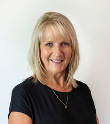 Kathy Walker - 