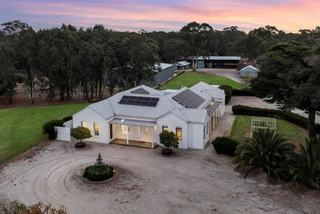 Grand Country Estate For Sale Just Outside Bendigo