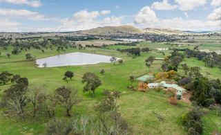 Stunning Rural Property For Sale 30 Minutes From Canberra
