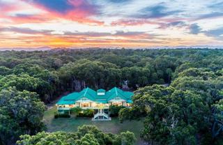 Palatial Beachfront Property For Sale Near Agnes Water QLD