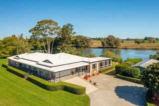 Five Of The Absolute Best River Frontage Properties For Sale