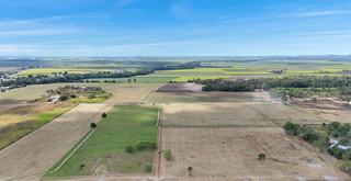 Experience Rural Living + City Convenience Just 12km From Mackay