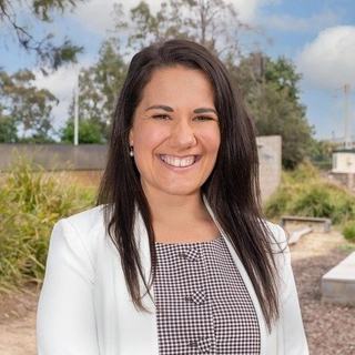 Claire Zollinger - Raine & Horne Wagga Wagga