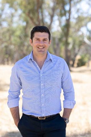 Bronte Manuel - Toop + Toop Rural