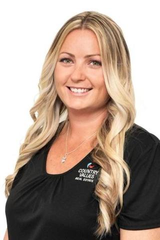 Chantelle Shackleton - Country Values Real Estate