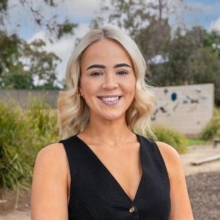 Jessica Barclay - Raine & Horne Wagga Wagga