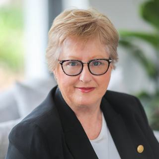 Robyn Tyson - Harcourts Adelaide Hills