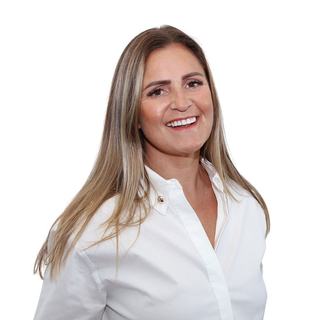 Sue Curley - RE/MAX Property Sales Birtinya 
