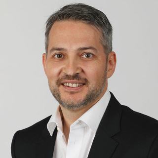 Filip Binst - Professionals Cairns South