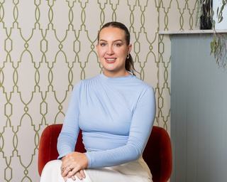 Alyssia Watson - Homes & Acreage