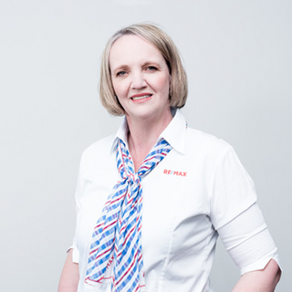 Monja Schoeman - RE/MAX Genesis