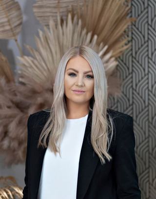 Elle Roberts - Bob Berry Real Estate