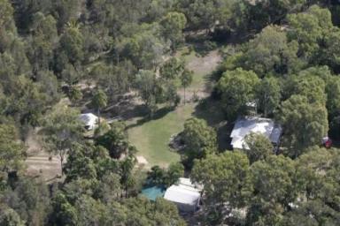 Farm For Sale - QLD - Bundaberg - 4670 - QUEENSLANDER SET ON 5 ACRES JUST METRES FROM THE BEACH - SUB-DIVISION POTENTIAL!  (Image 2)
