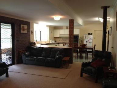 Farm Sold - WA - Wagin - 6315 - Country House  and Land in Wagin  (Image 2)